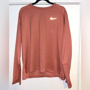 NWT Womens Nike Element Long-Sleeve Crew Running Top